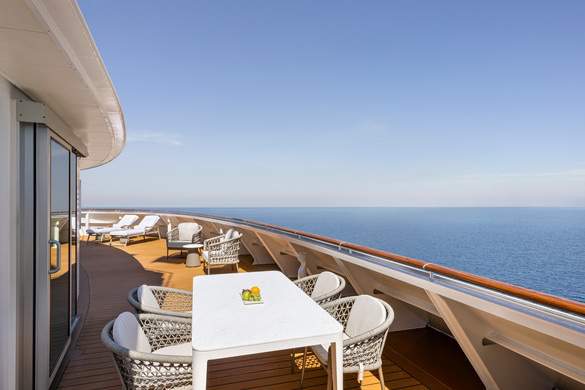 Oceania Cruises A-Class Vista Suite 8.jpg